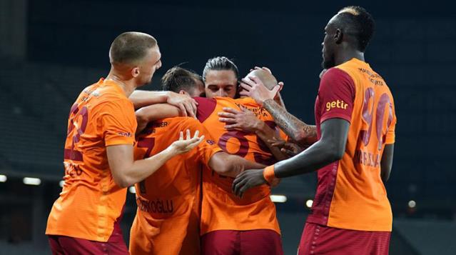 Süper Lig'in 2. haftasında Galatasaray, geriye düştüğü maçta Hatayspor'u 2-1 mağlup etti